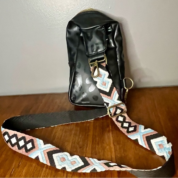 Women Chest Bag Sling Bag Small Crossbody Daypack Guitar Strap - Picture 4 of 12